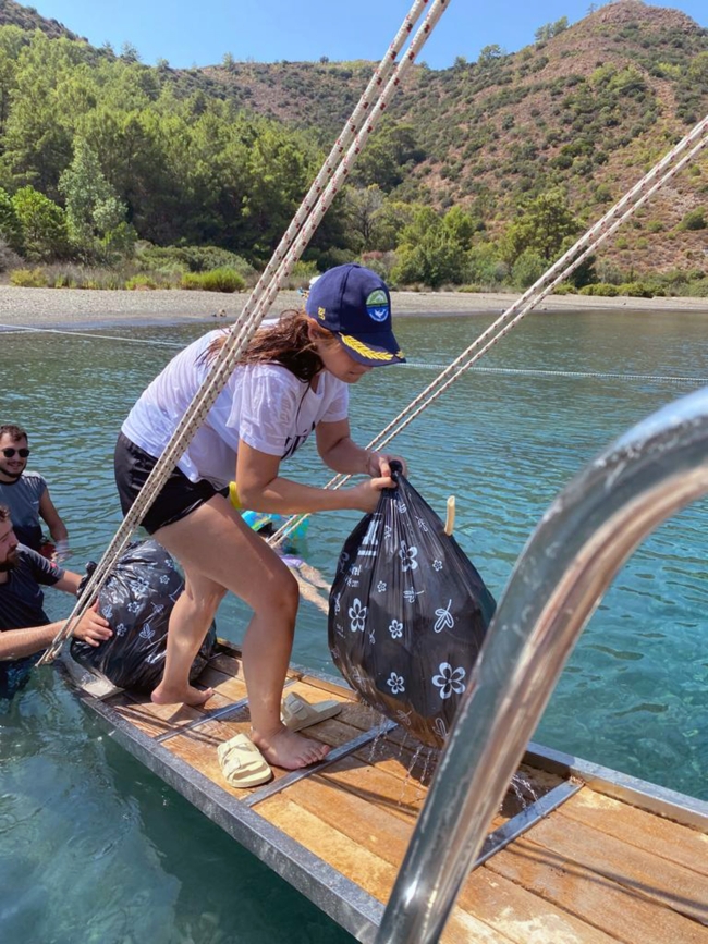Fethiye’de kıyı temizliği