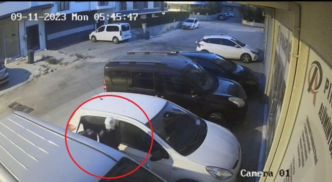 Bursa'da oto faresi mini kamyoneti soydu