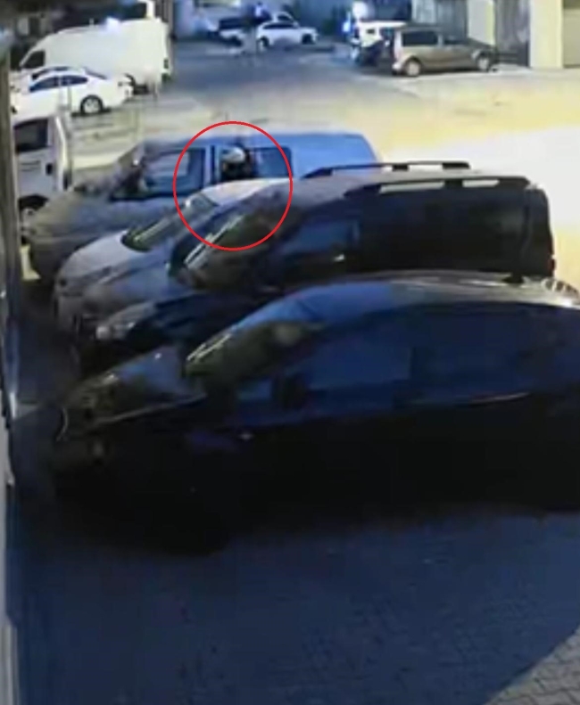 Bursa'da oto faresi mini kamyoneti soydu