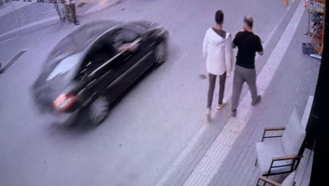 Bıçak darbesi kalbine geldi!
