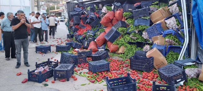 Bursa'da kontrolden çıkan TIR dehşet saçtı