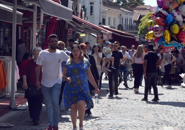 Bulgar turistler günübirlik alışveriş için akın ediyor