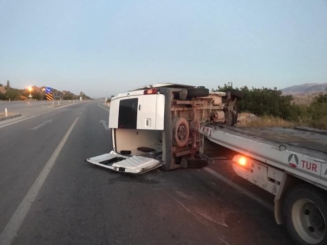 Cenaze yolunda kaza! 10 yaralı