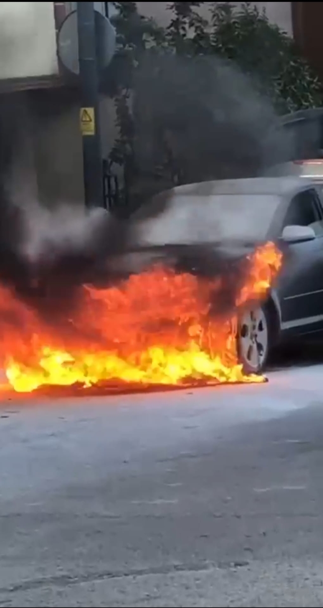 Ataşehir'de 5 katlı binada yangın paniği!