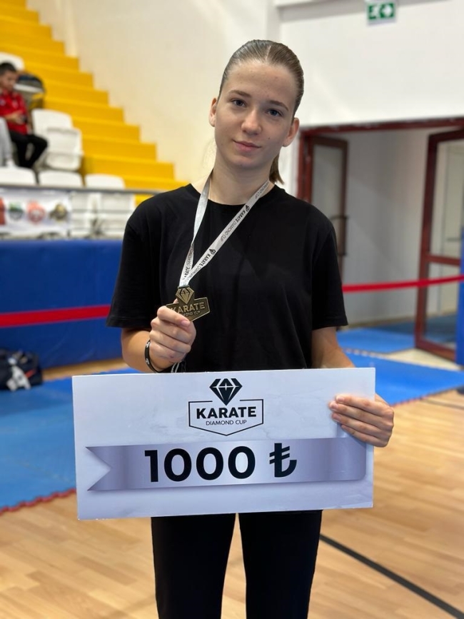 Nilüfer Belediyespor, Kütahya Karate Turnuvası'nda parladı