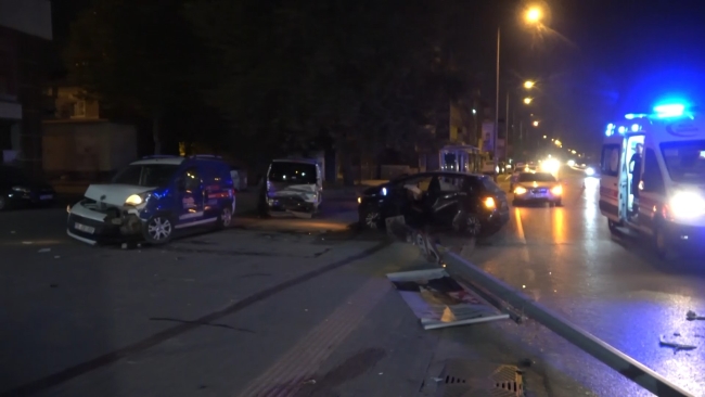 Direksiyon hakimiyetini kaybetti' Trafiği tehlikeye soktu