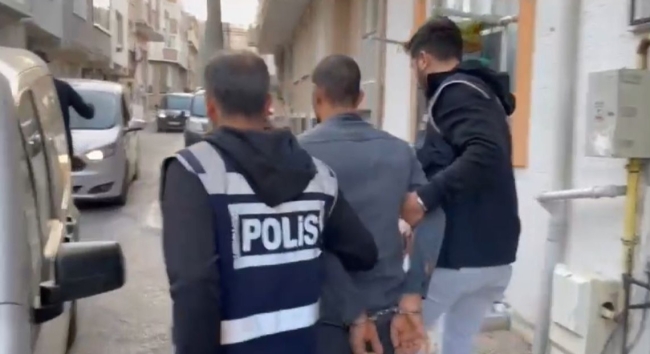 Bursa'da Özel Harekat destekli şafak operasyonu :106 gözaltı