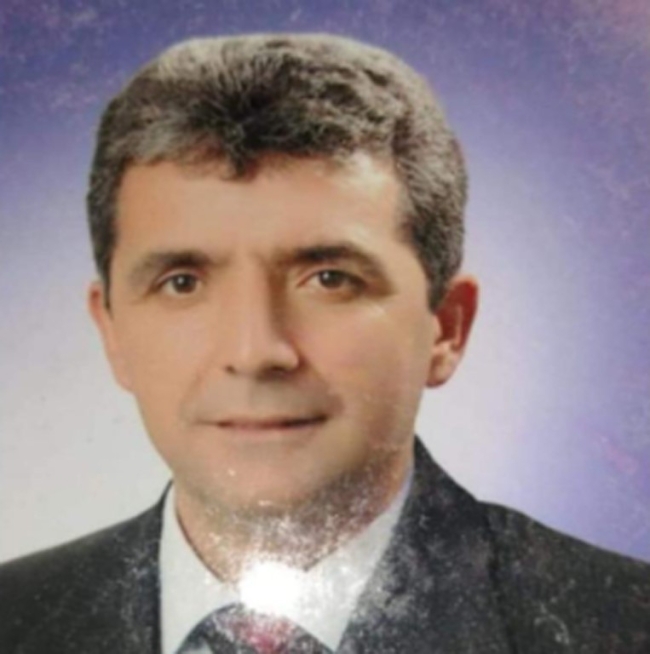 Emekli öğretmen otomobilinde ölü bulundu