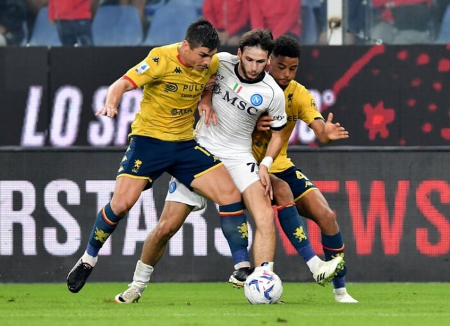 Napoli, Genoa ile berabere kaldı