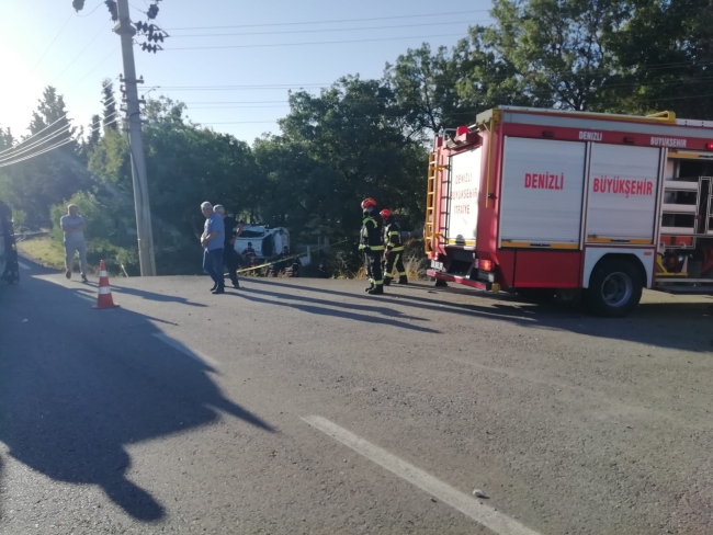 Motosiklet ile otomobil çarpıştı: 2 ölü, 1 yaralı