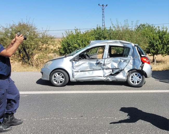 Cezaevi nakil aracı ile otomobil çarpıştı: 1 ölü 4 yaralı