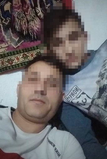 Annesini öldürdüğü dava ertelendi