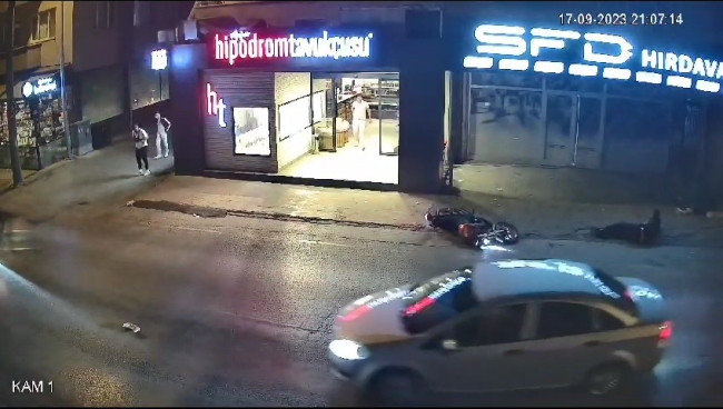 Motosikletliye çarptı! Metrelerce savruldu