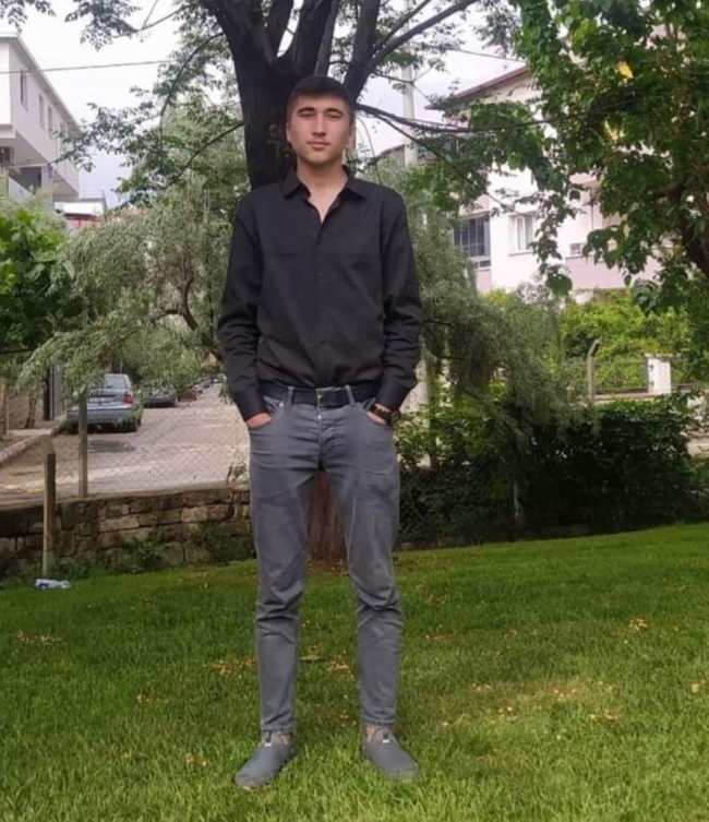 Motosikletle okula giden iki genç hayatını kaybetti!