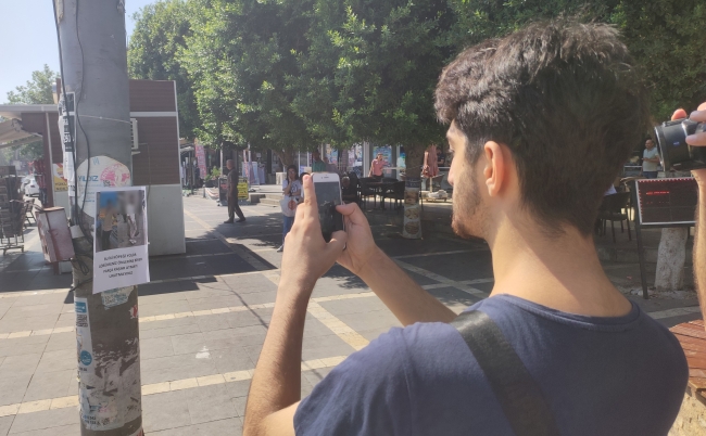 Adana'da esrarengiz ilan görenleri şaşkına çevirdi