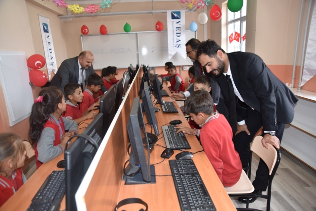 BEÜ ve VEDAŞ’tan eğitime destek