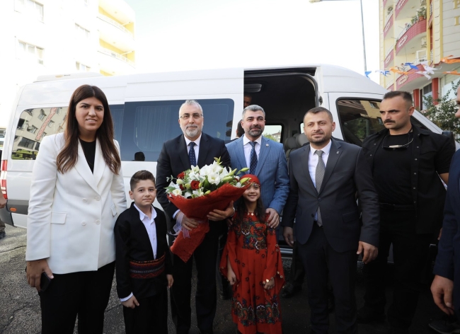 Bakan Işıkhan, Mazıdağı ve Derik'i ziyaret etti