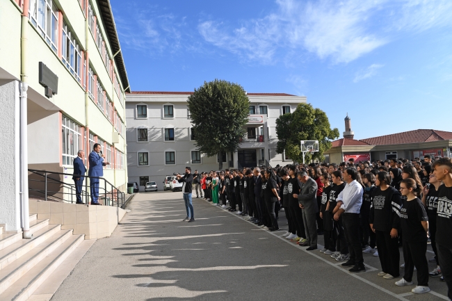 Başkan Dündar, Bursa Erkek Lisesi’nde öğrencilerle buluştu