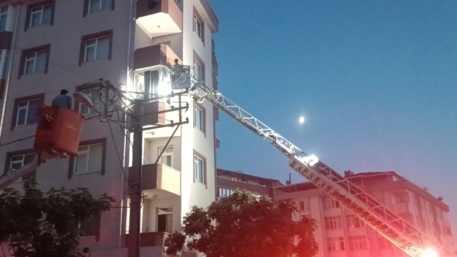Bina alevler içinde kaldı