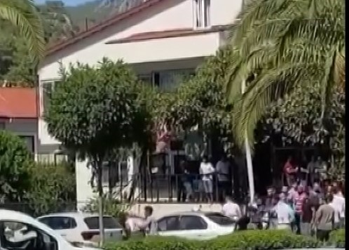 Karakolun sokağını savaş alanına çevirdiler