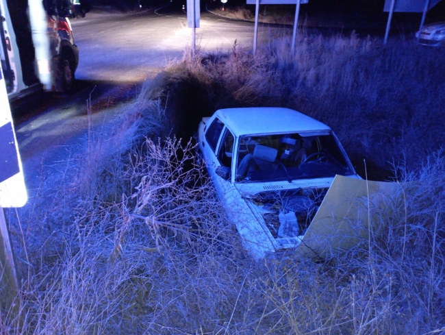 Otomobil yol kenarındaki menfeze düştü: 6 yaralı