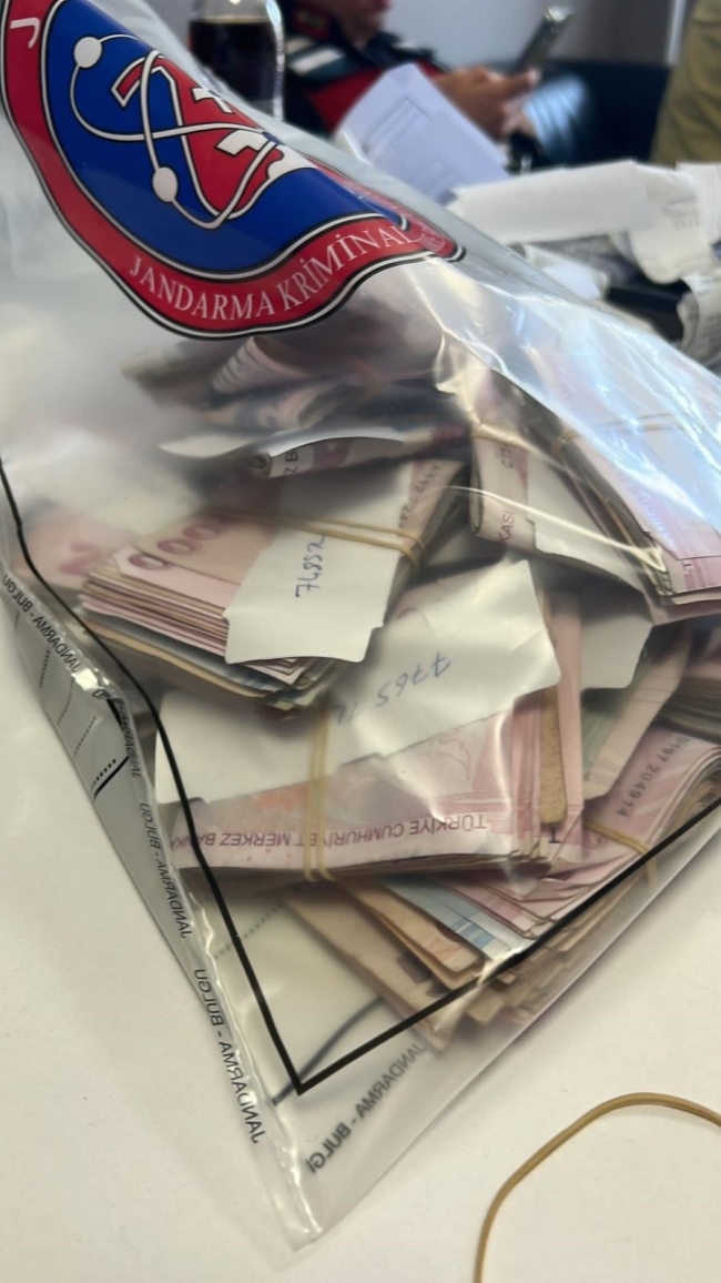 Bursa'da jandarmadan tefecilere 4 ilde eş zamanlı şafak operasyonu