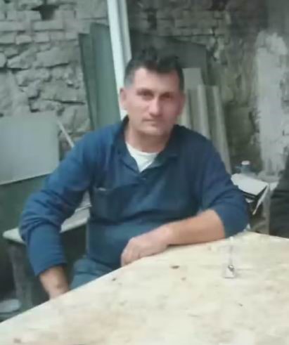 Bulduğu tüfeği kontrol ederken arkadaşını vurdu