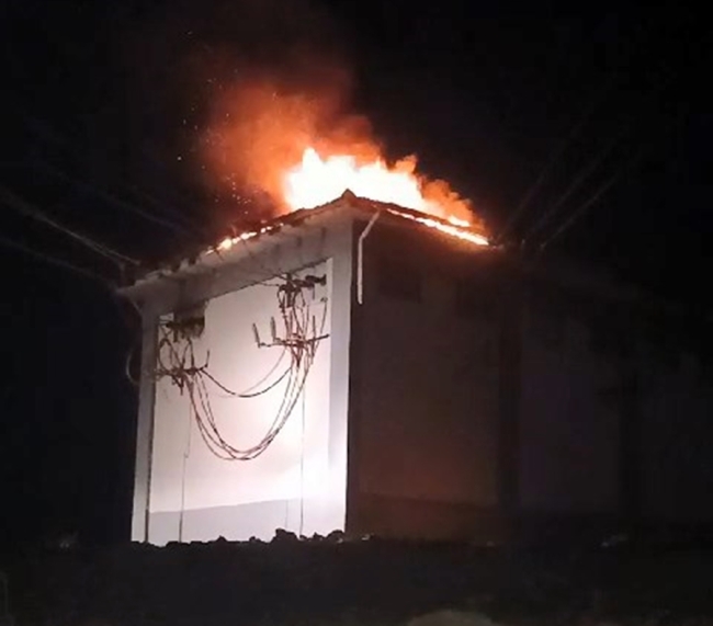 Diyarbakır’da trafo alev alev yandı