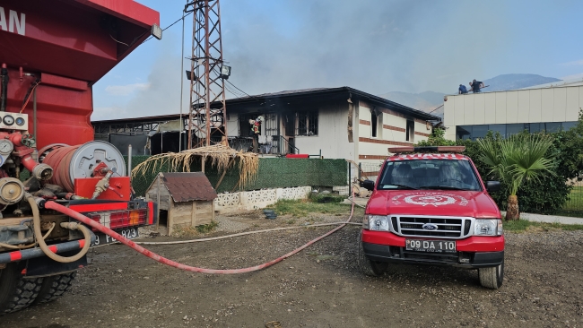 İncir işleme tesisi alevlere teslim oldu