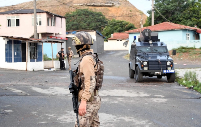 Çorlu'da uyuşturucu satıcılarına operasyon: 10 gözaltı