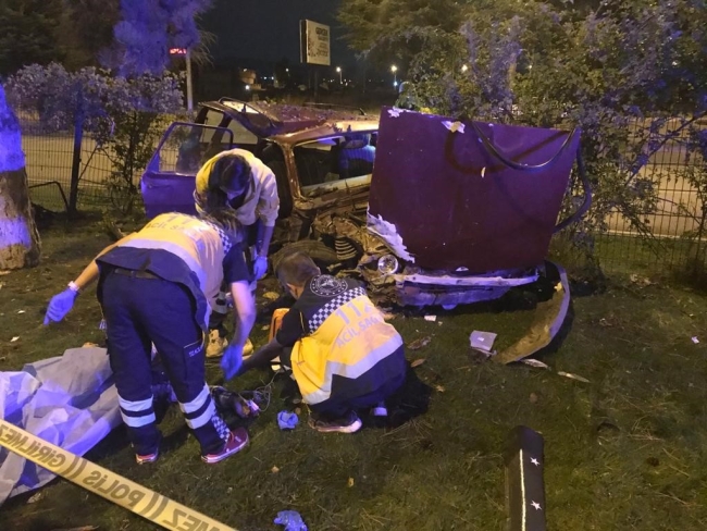 Otomobil refüje çıktı: 1 ölü 2 yaralı
