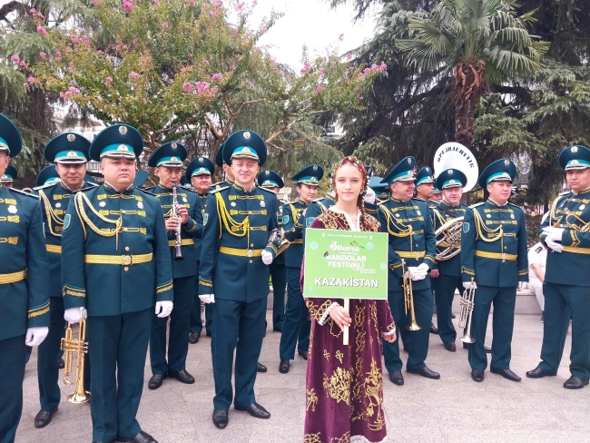 Bandoların coşkusu Bursa sokaklarında yankılandı!