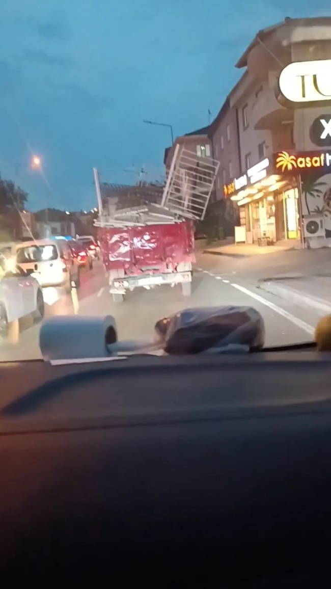 Bursa'da kazaya davetiye çıkardı
