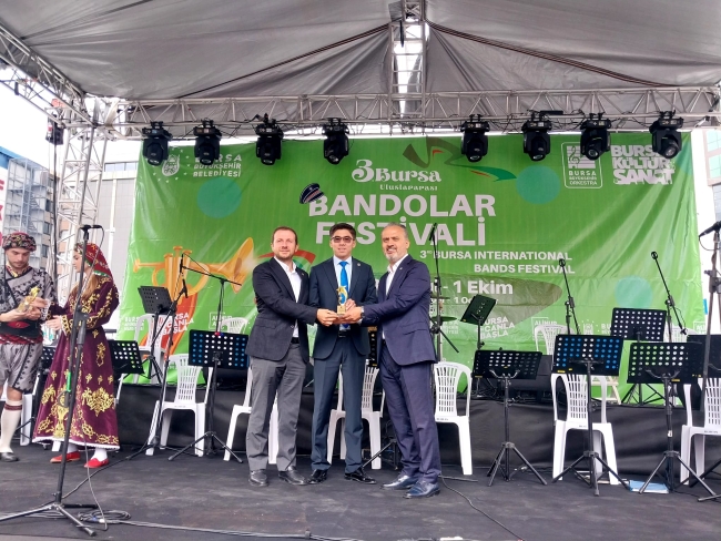 Bandoların coşkusu Bursa sokaklarında yankılandı!