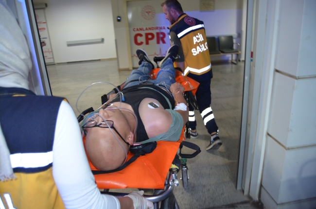 İzmir'de 'sigara izmariti' kavgasında kan aktı!