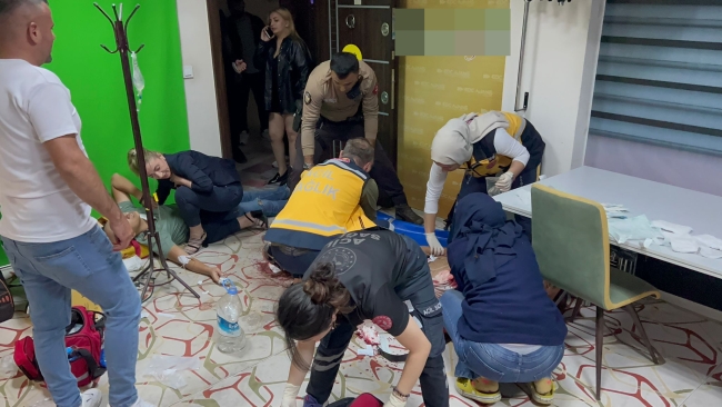 İzmir'de 'sigara izmariti' kavgasında kan aktı!