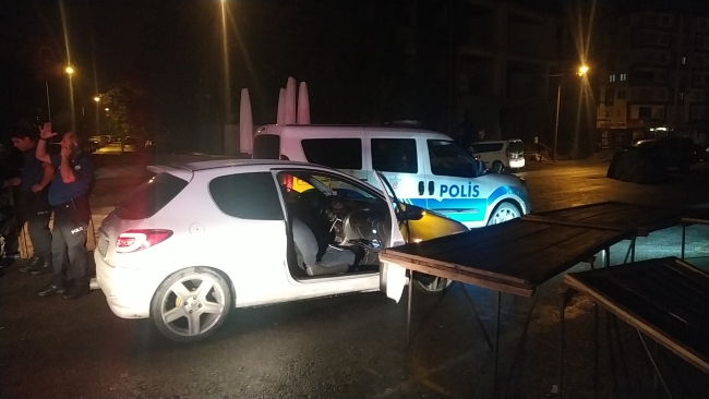 'Dur' ihtarına uymayan araç polisten kaçamadı