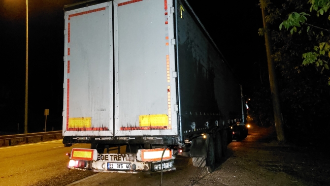 TIR'la otomobil çarpıştı, evli çift ağır yaralandı