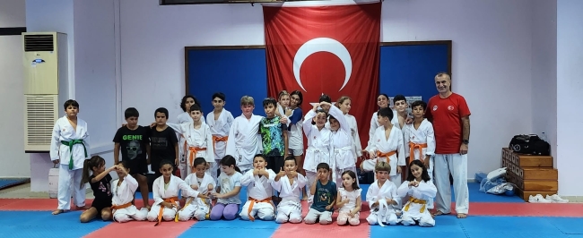 Kemer Belediyesi karate takımından 7 madalya