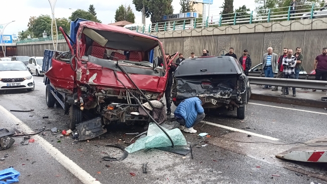 Kocaeli'de zincirleme kaza! 7 araç birbirine girdi