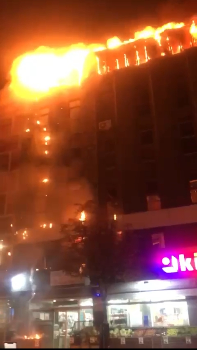 Küçükçekmece’de korkutan yangın