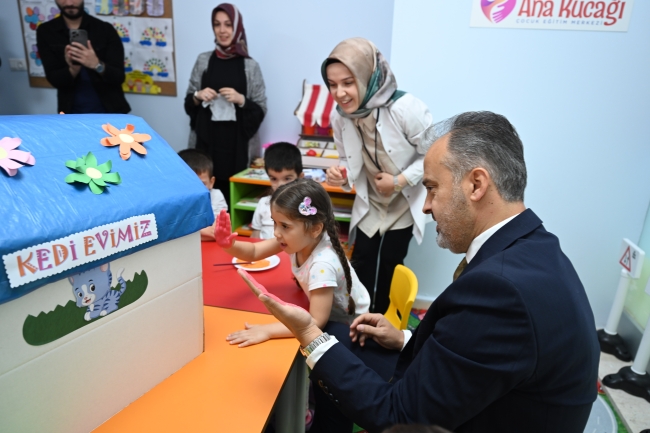Bursa Büyükşehir Belediye Başkanı Alinur Aktaş, Demirtaşlı miniklerle buluştu