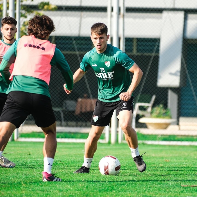 Bursaspor, çalışmaları hız kesmiyor