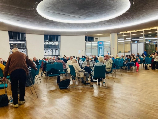 Evlerini terk edenler camiye sığındı