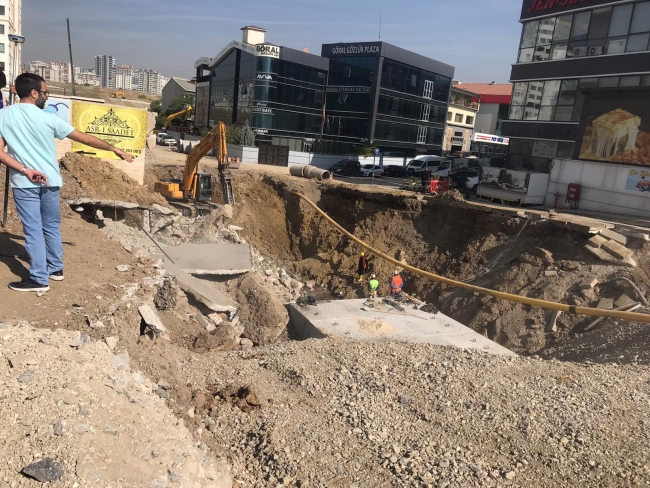 Otopark çöktü; can kaybı yok diye kurban kestiler