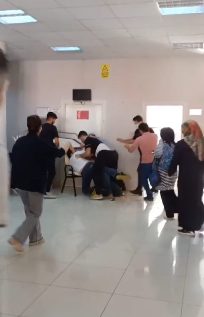 Sağlık ocağını basıp doktorları darp ettiler!