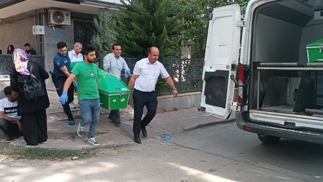 Kız arkadaşının evini bastı dehşet saçtı! 2 ölü