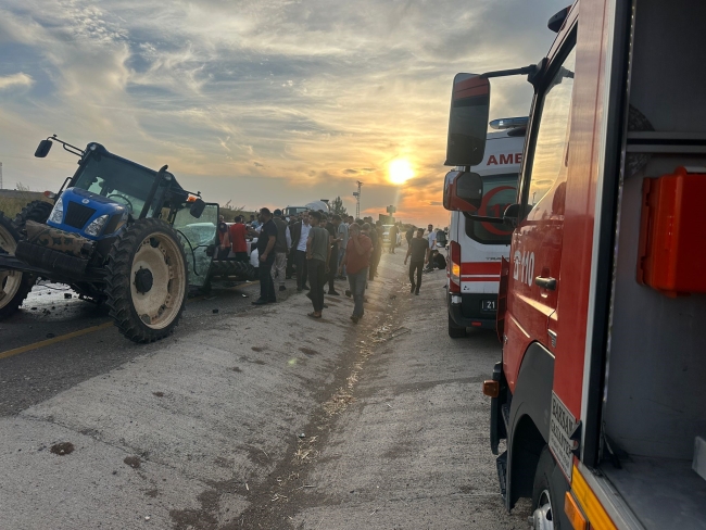 Diyarbakır’da traktör ile otomobil çarpıştı!