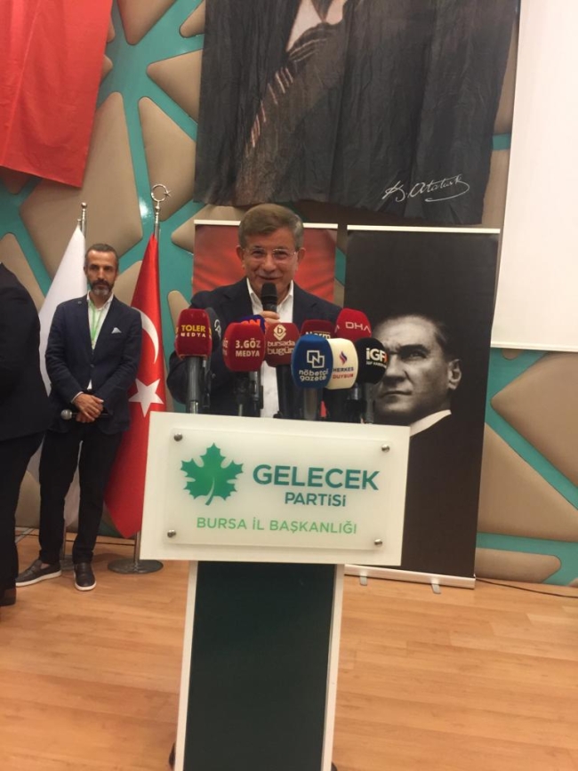 Davutoğlu Partisinin il kongresi için Bursa'da