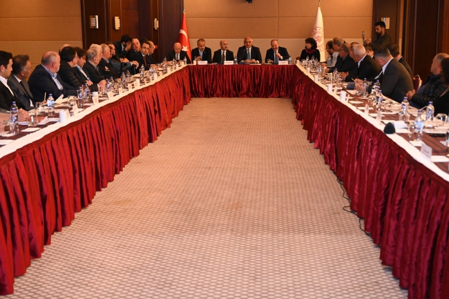 Bakan Ersoy: "Uludağ'ı eski ışıltılı günlerine geri döndüreceğiz"